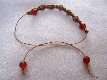 Faire son bracelet Shamballa